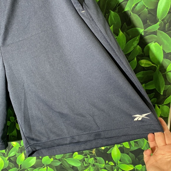 Reebok Men's Athletic Gym Shorts Blue 2XL AntiMicrobial Pockets Drawstring - Picture 2 of 9